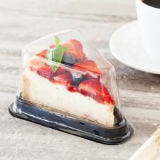 Triangle Cake Container 13.5 *10.5 * 7cm with LID